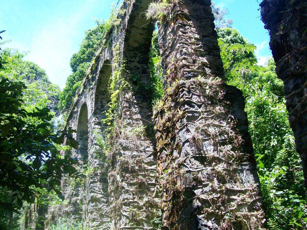 Suites Cantinho Da Pedra Vila do Abraao Ruang foto