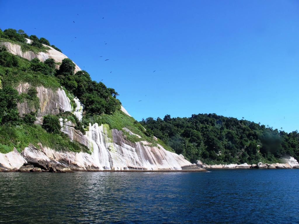 Suites Cantinho Da Pedra Vila do Abraao Ruang foto